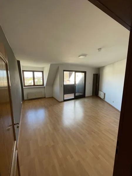 Helle Dachgeschosswohnung mit Balkon und Weitblick — photo 1